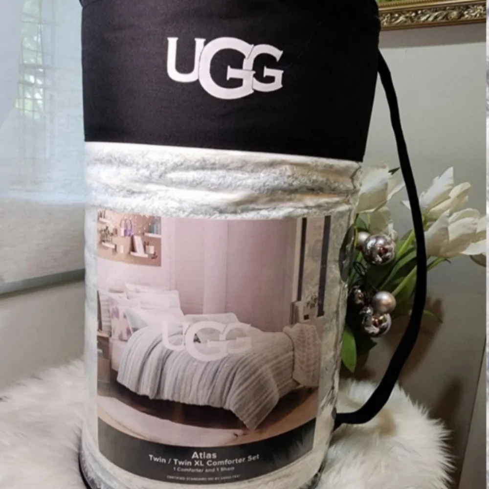UGG ATLAS Clear Creek Faux Fur Micromink Stripe SOFT Twin or XLUGG ATL Comforter
